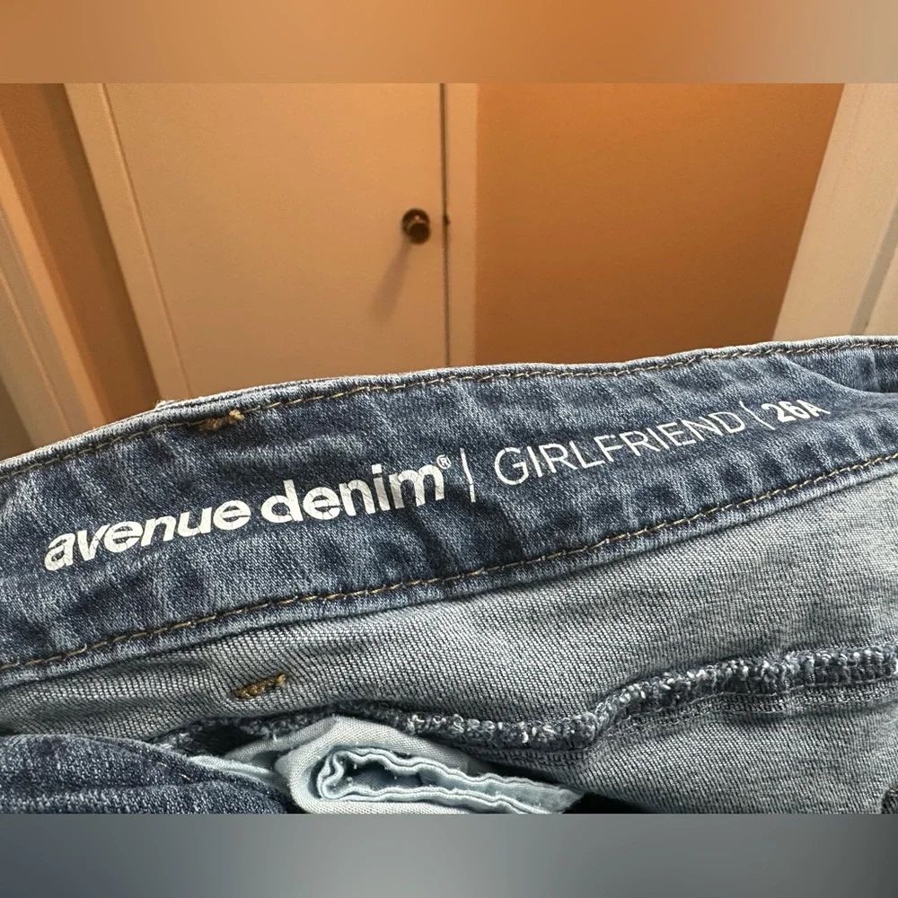 Avenue Jeans — image 3 of 3